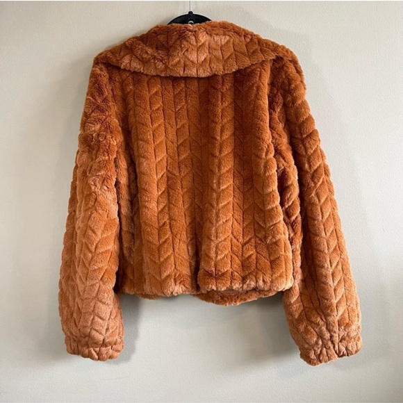 Band of the Free Women's Coco Brown Faux Fur Zip Up Jacket Medium NWT - Picture 4 of 9